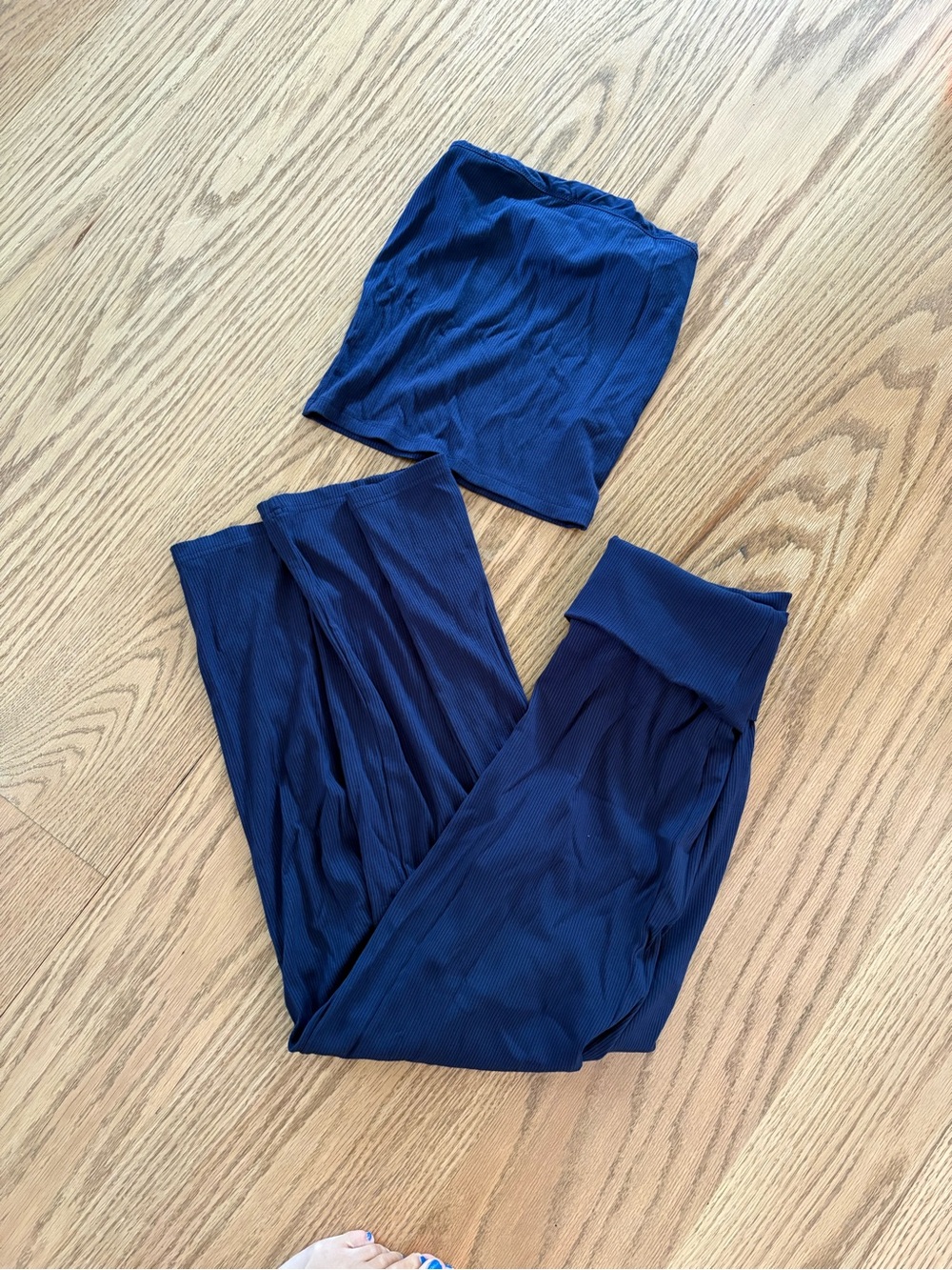 Aerie navy set - Picture 5 of 5
